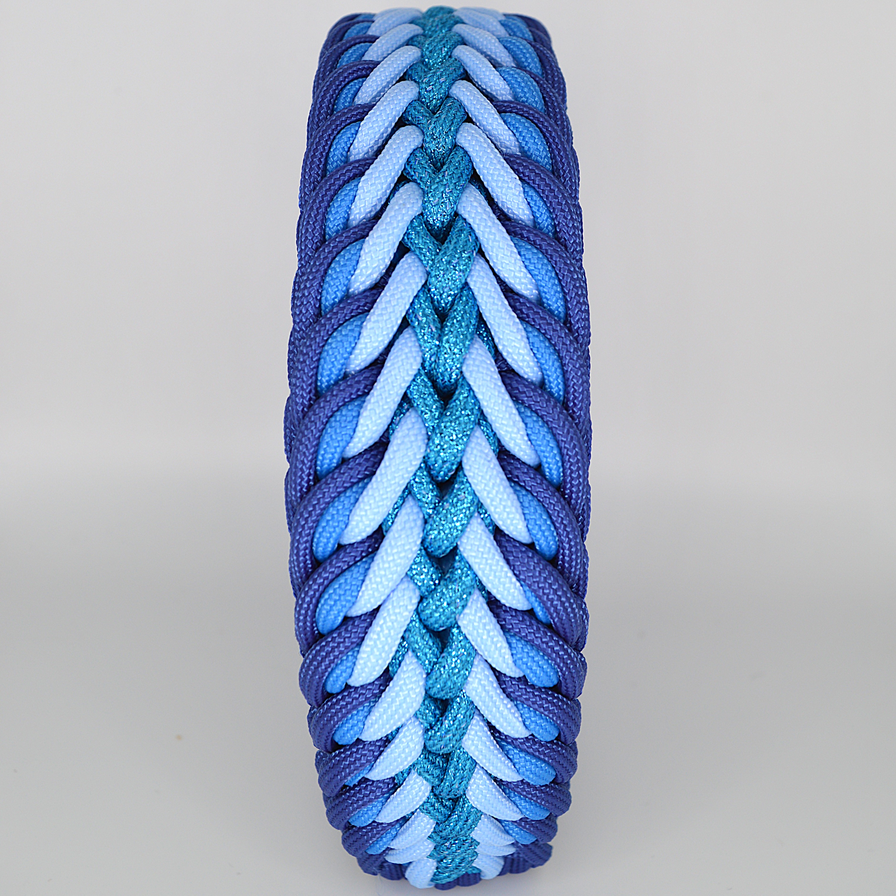 Handgemachtes Paracord Hundehalsband Moonshine in Blau