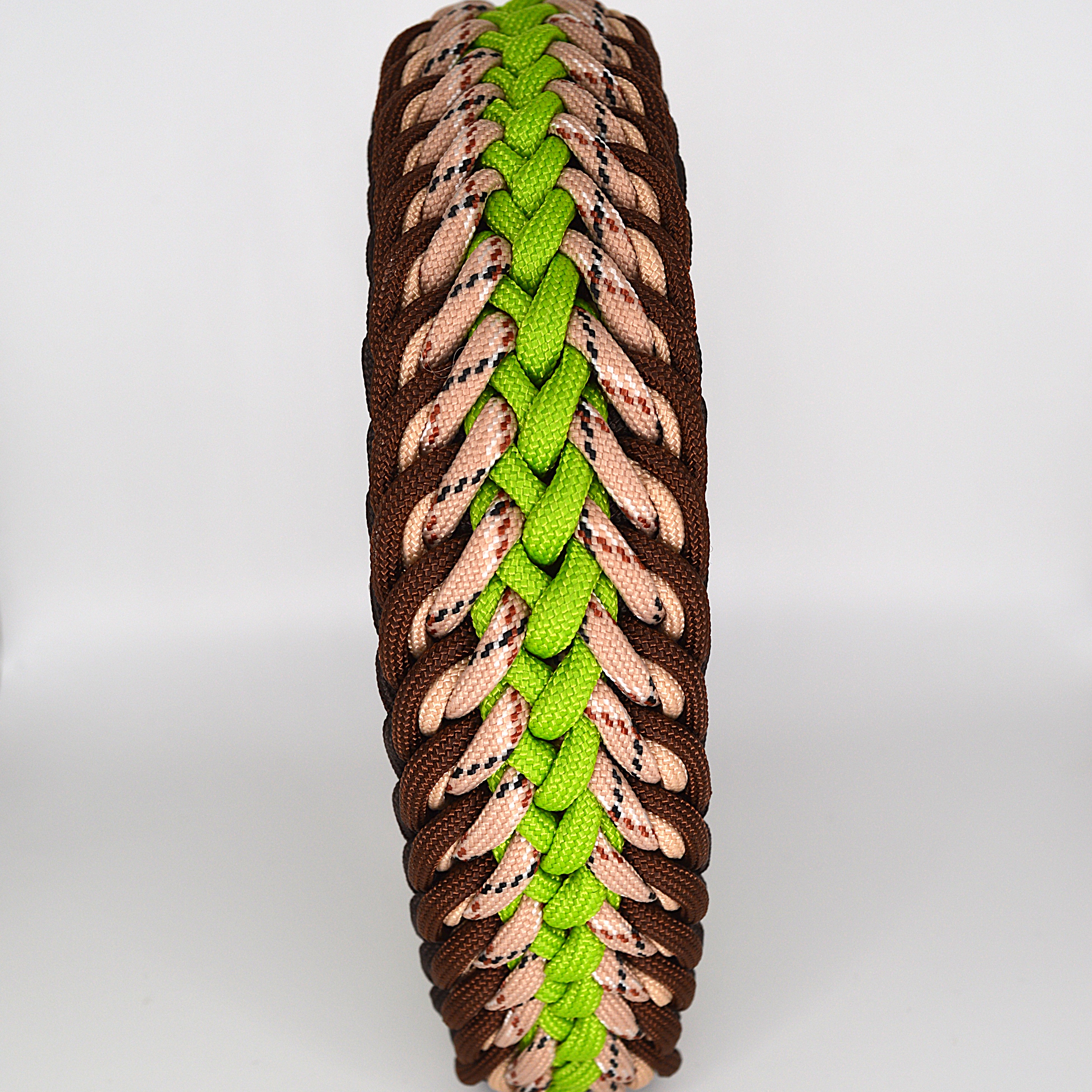 Handgemachtes Paracord Hundehalsband Moonshine in Grün