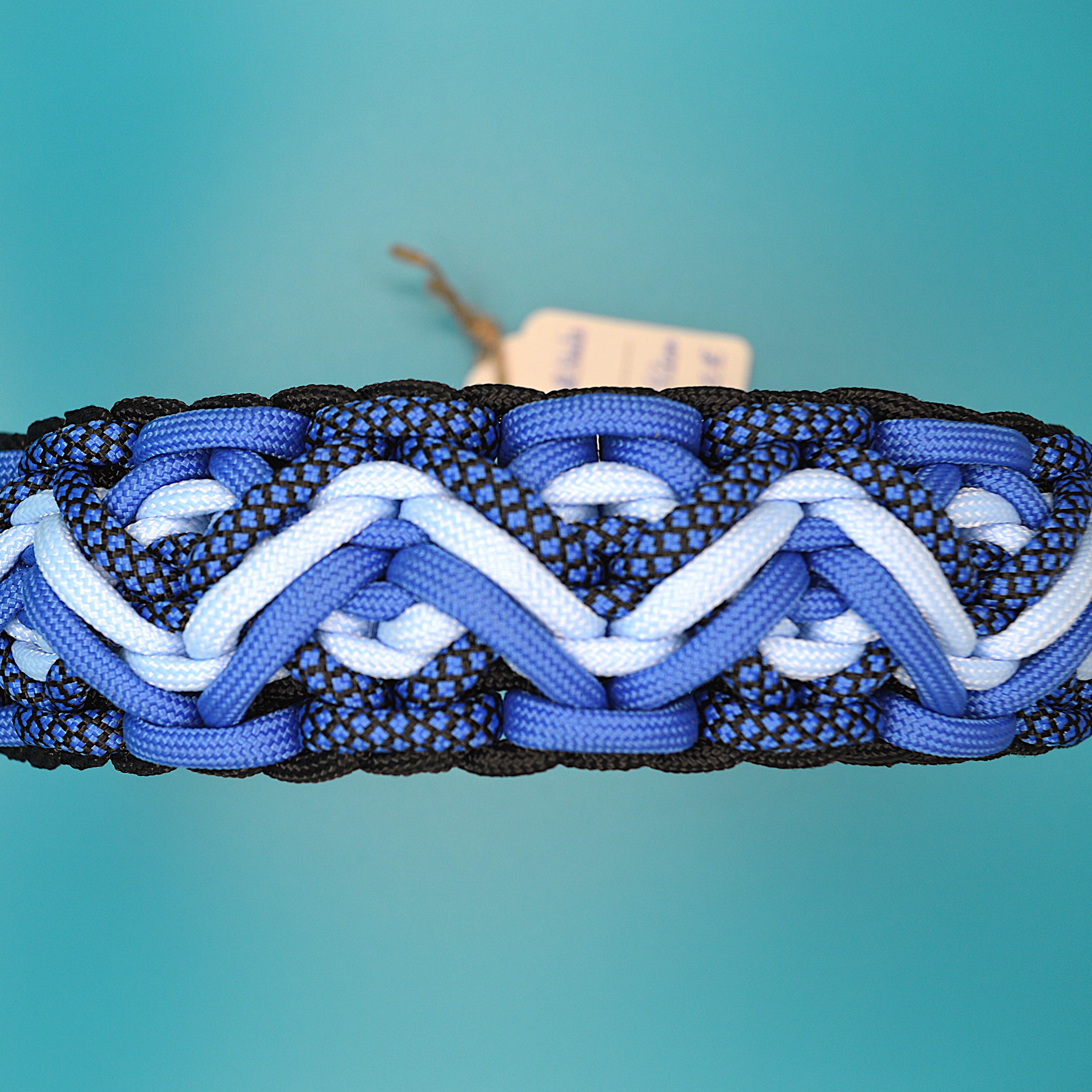 Hundehalsband handgemacht aus Paracord Mystic Wutz in Blau