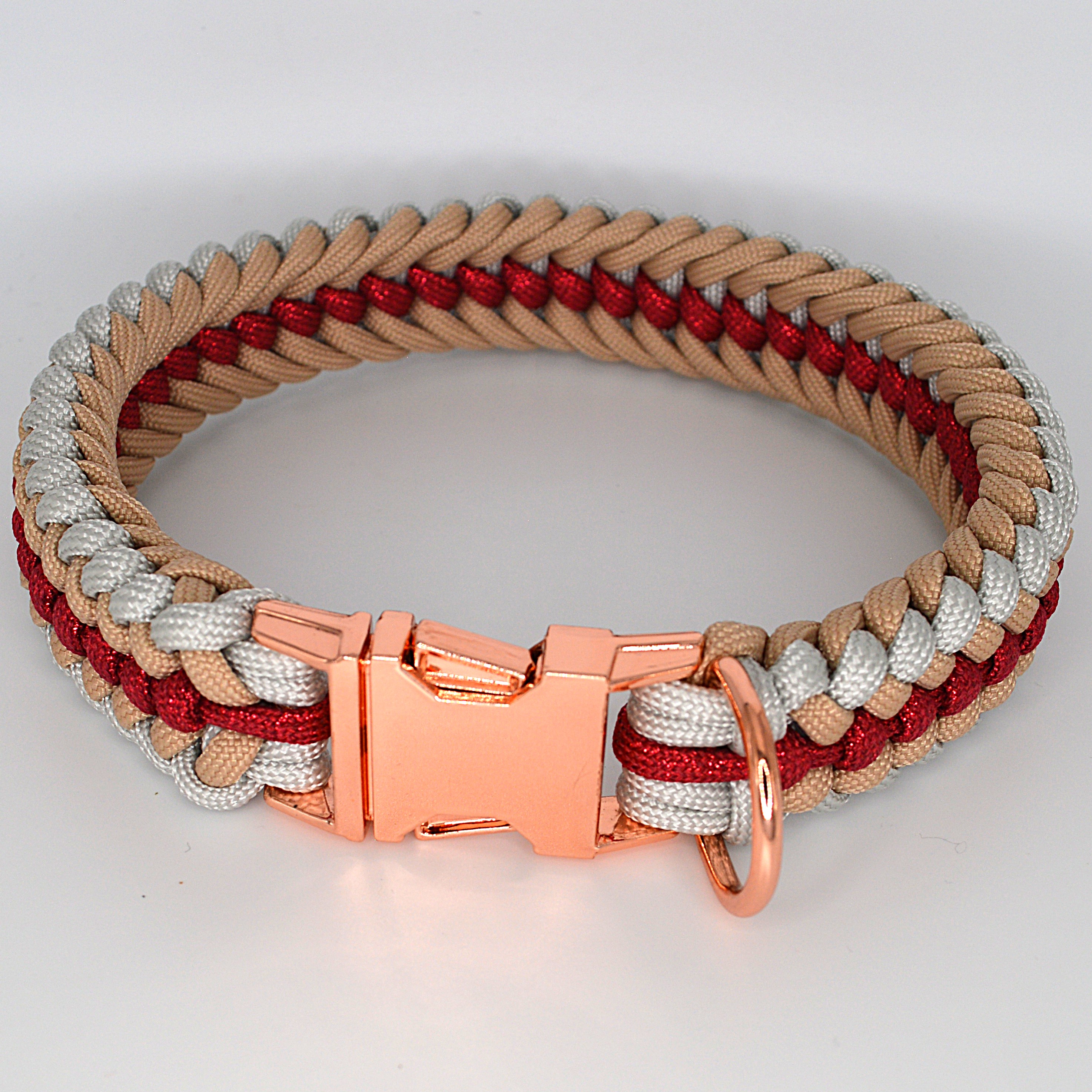 Handgemachtes Paracord Hundehalsband Sanctified Covenant in Santa Claus