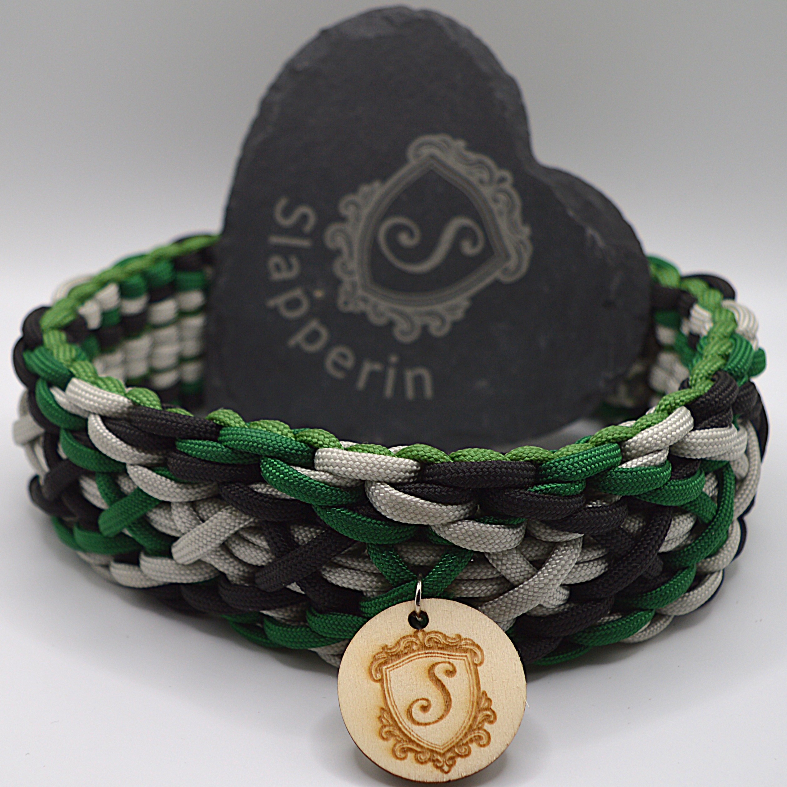 Sonderkollektion Slapperin handgemachte Paracord Hundehalsbänder