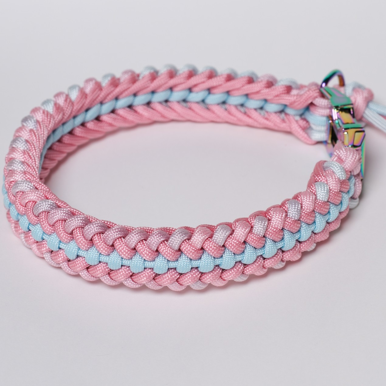 Handgemachtes Paracord Hundehalsband Sanctified Covenant nach Maß